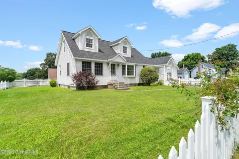 152 S Linden St, Mechanicville, NY 12118