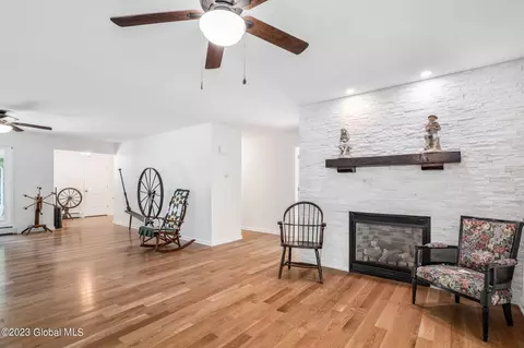 118 Evans Rd, Schenectady, NY 12306 photo 9