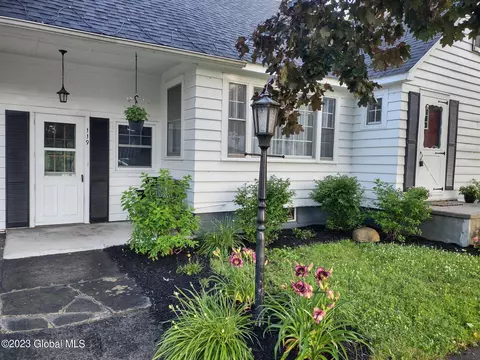 119 Pleasant Ave, Johnstown, NY 12095