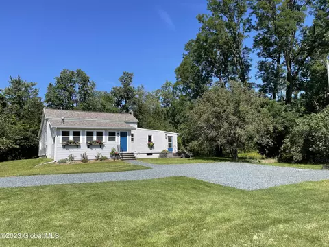 47 Mc Dermott Rd, Mechanicville, NY 12118