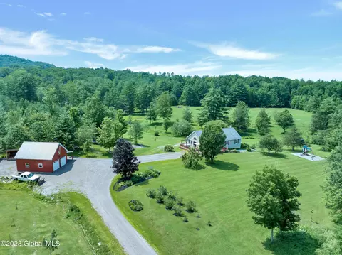 3187 Ny-22a, Hampton, NY 12837