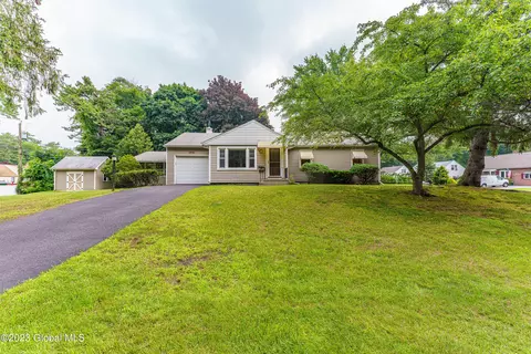 1002 Louis Rd, Schenectady, NY 12303