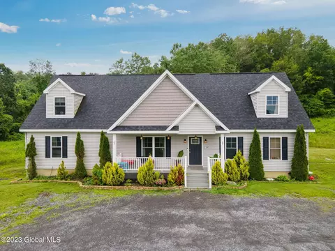197 Tompkins Rd, Ravena, NY 12143