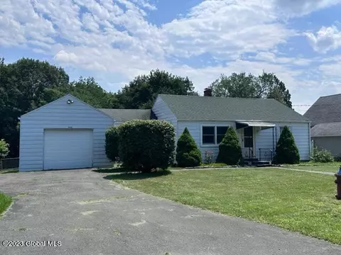 3002 Tibbits Ave, Troy, NY 12180
