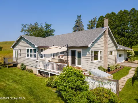515 Enders Ave, Howes Cave, NY 12092