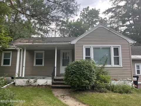 3954 Albany St, Schenectady, NY 12304