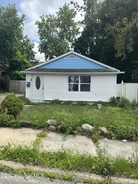 1 Myrtle Ave, Schenectady, NY 12304 photo 2