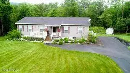 30 Rollman Cir, Hadley, NY 12835