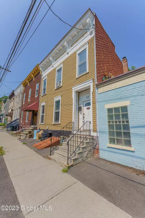 77 Elizabeth St, Albany, NY 12202