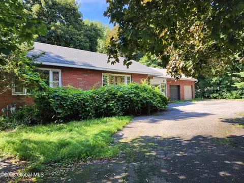 859 State Route 50, Ballston Lake, NY 12019