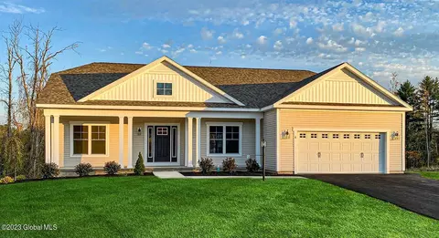 16 Farmington Ct, Glenmont, NY 12077