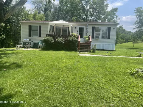 450 State Route 144, Hannacroix, NY 12087