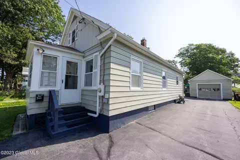 33 Wright St, Hudson Falls, NY 12839 photo 3