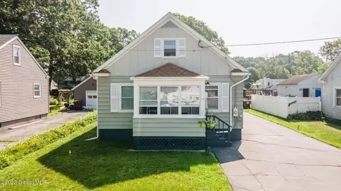 33 Wright St, Hudson Falls, NY 12839