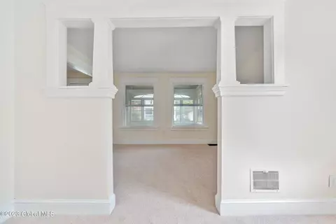 1111 Phoenix Ave, Schenectady, NY 12308 photo 12