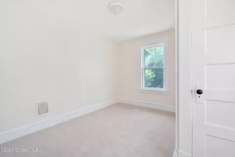1111 Phoenix Ave, Schenectady, NY 12308 photo 21