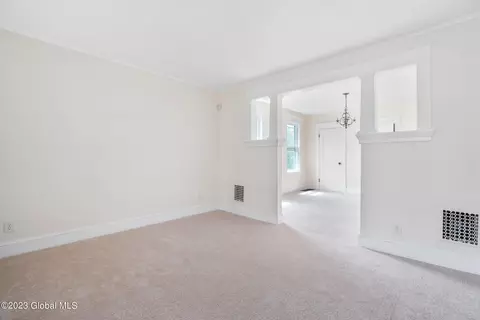 1111 Phoenix Ave, Schenectady, NY 12308 photo 10