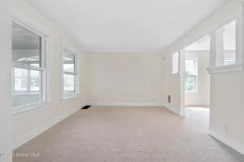1111 Phoenix Ave, Schenectady, NY 12308 photo 9