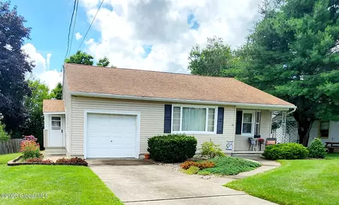 29 Julia St, Amsterdam, NY 12010