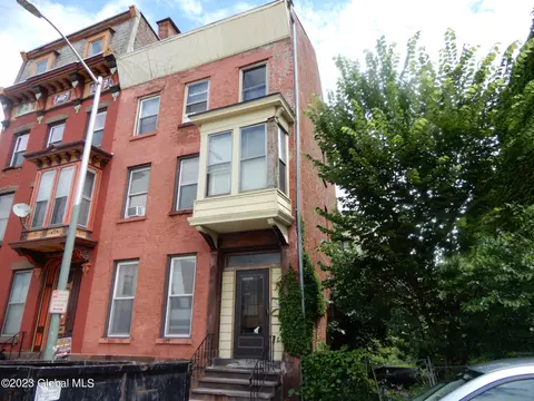 2154 5th Ave, Troy, NY 12180