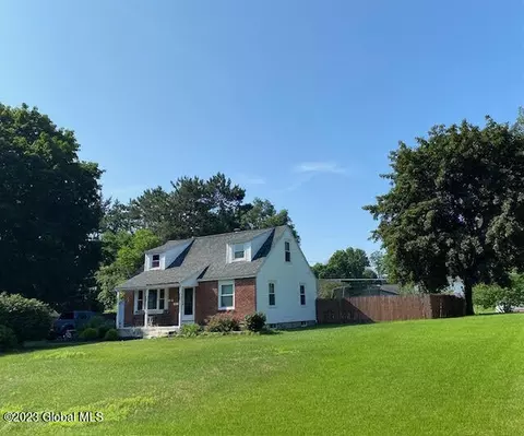 34 Orchard Dr, Glenville, NY 12302
