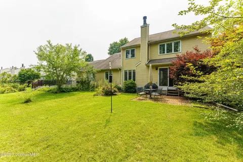 72 Commonwealth Dr, Glenmont, NY 12077 photo 27