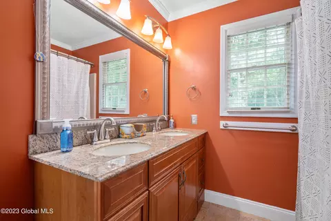 17 Duchess Path, Halfmoon, NY 12065 photo 37