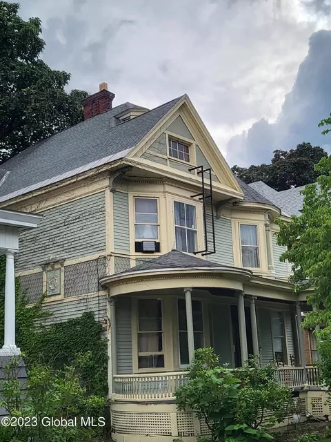 1004 Union St, Schenectady, NY 12308