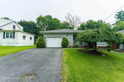 15 Daytona Ave, Albany, NY 12203