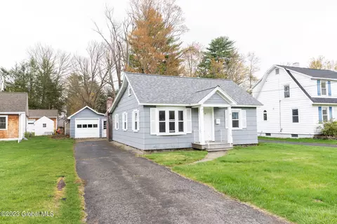 26 Harrison Ave, Delmar, NY 12054 photo 1