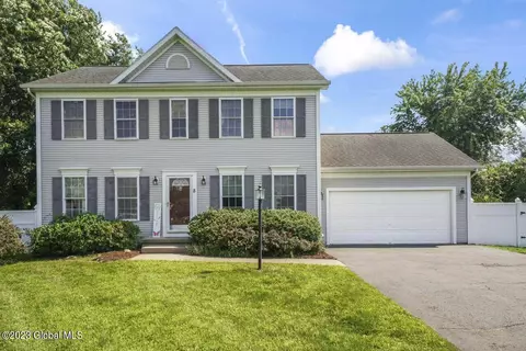 8 Sundial Pi, Clifton Park, NY 12065