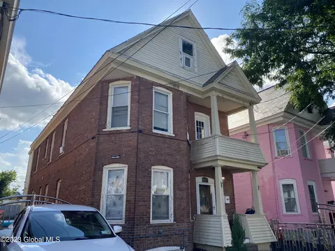 808 Grant Ave, Schenectady, NY 12307 photo 3