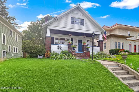 2426 Lavin Ct, Troy, NY 12180