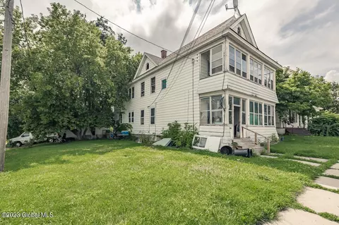 38 Hibbard St, Amsterdam, NY 12010