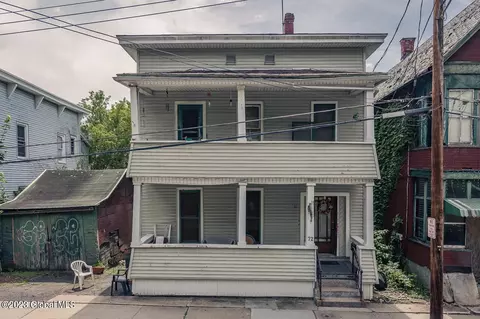 72 Mechanic St, Amsterdam, NY 12010