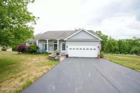 23 Yorktown Ln, Stillwater, NY 12170