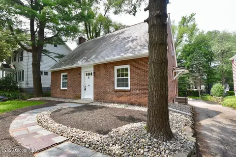 1027 Balltown Rd, Schenectady, NY 12309