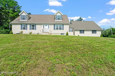 331 Wolf Hill Rd, Voorheesville, NY 12186