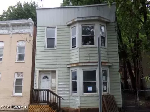 208 Hill St, Troy, NY 12180