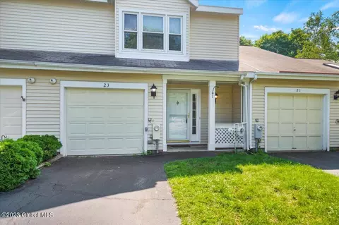 23 Cobble Ct, Clifton Park, NY 12065