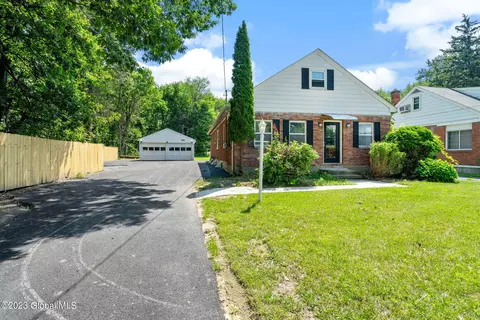 329 N Greenbush Rd, Troy, NY 12180