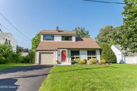 21 Willowbrook Rd, Glenville, NY 12302