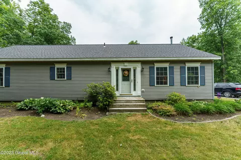 6572 Dunnsville Rd, Altamont, NY 12009