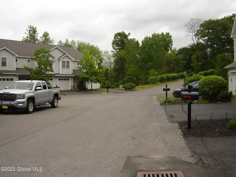 54 Cobblestone Ct, Schenectady, NY 12306 photo 31