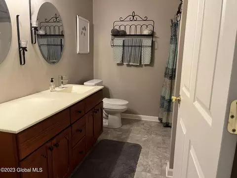 54 Cobblestone Ct, Schenectady, NY 12306 photo 20