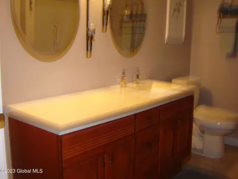 54 Cobblestone Ct, Schenectady, NY 12306 photo 11