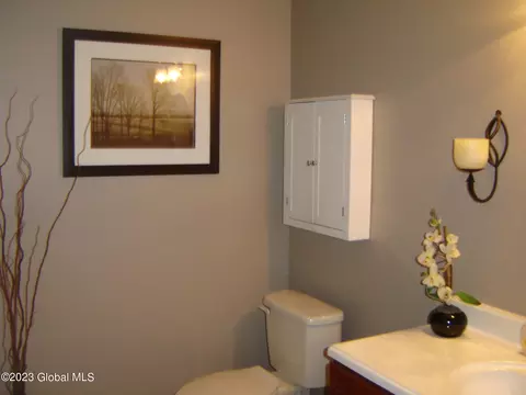 54 Cobblestone Ct, Schenectady, NY 12306 photo 15
