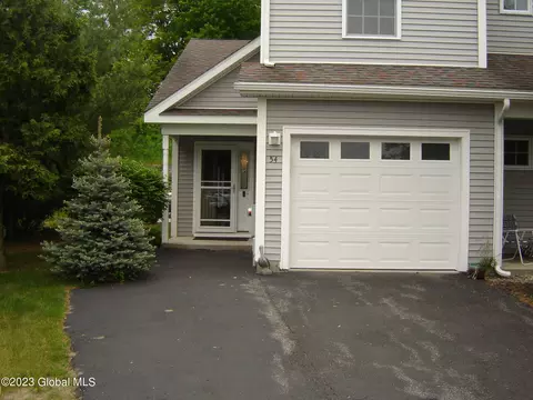 54 Cobblestone Ct, Schenectady, NY 12306