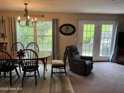 54 Cobblestone Ct, Schenectady, NY 12306 photo 7
