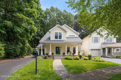 53 Thoroughbred Dr, Saratoga Springs, NY 12866